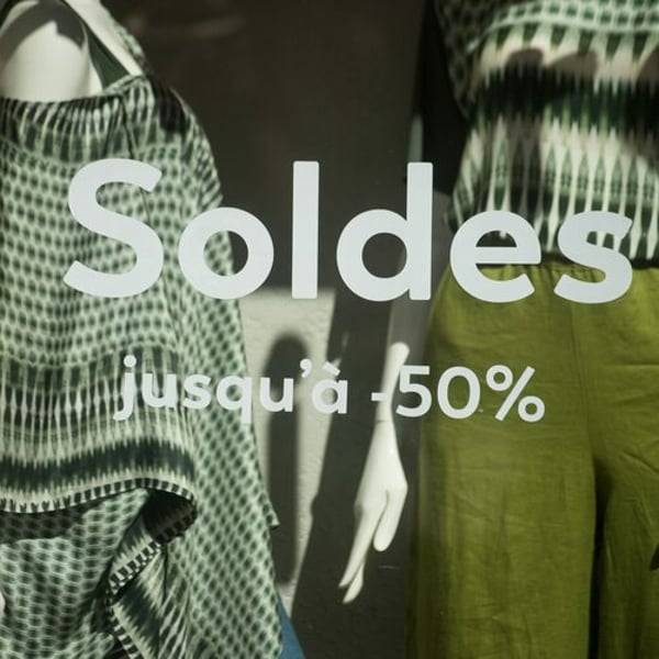 French fashion retailers see 2.7% revenue drop during summer sales