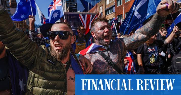 Anti-migration rallies Australia: Protesters clash with counter-demonstrators in Melbourne, Sydney, Townsville and other cities