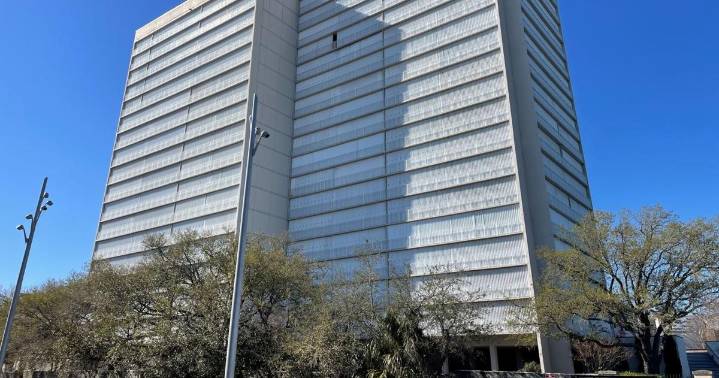 7 Dockside condos sell as owners seek relief from mortgages