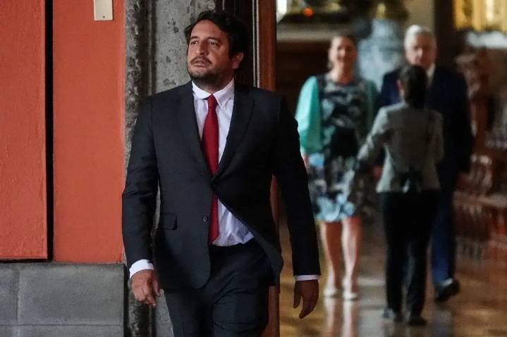 Andrés Manuel López Beltrán aclara su viaje a Japón
