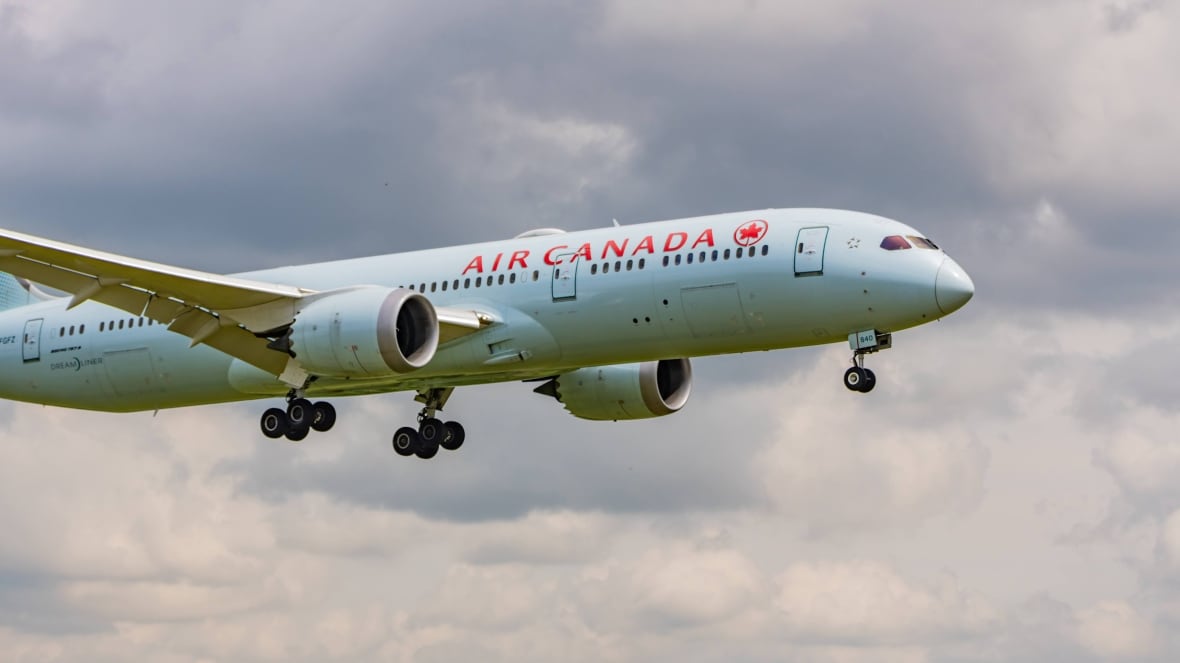 Air Canada to begin cancelling flights, issuing refunds ahead of possible strike