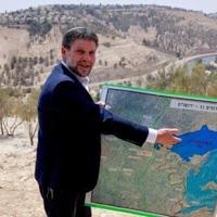 Israeli far-right minister backs contentious West Bank settlement plan