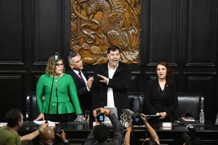 Fernández Noroña exige el desafuero de Alito Moreno tras pelea en el Senado