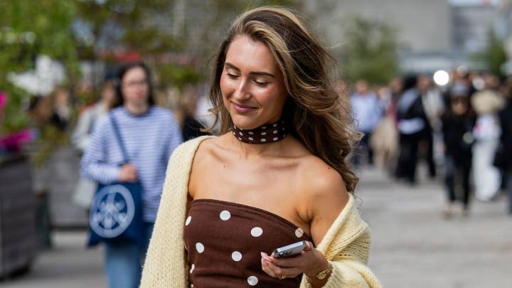 Cómo usar blusas elegantes según las danesas en Copenhague Fashion Week