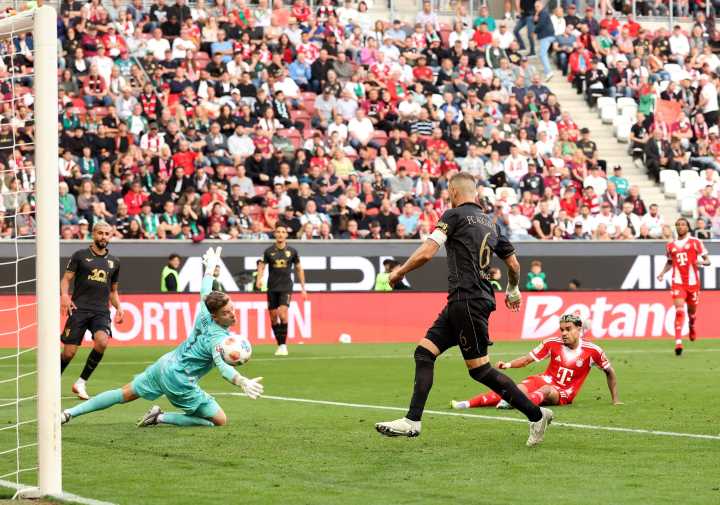 Bayern Múnich sigue de líder de la Bundesliga al vencer al Augsburgo 3