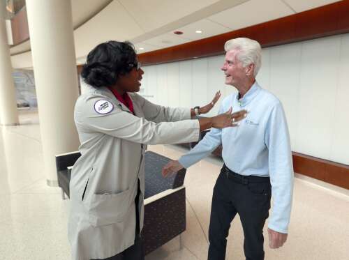 ‘God put us on the same flight’: Doctor makes house call at 30,000 feet to help Palatine man