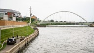 Des Moines Fire Department pulls body from Des Moines River