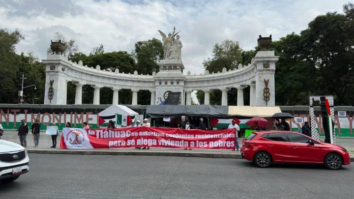 Antorchistas arman cadenas humanas en protesta contra la alcaldesa de Tláhuac