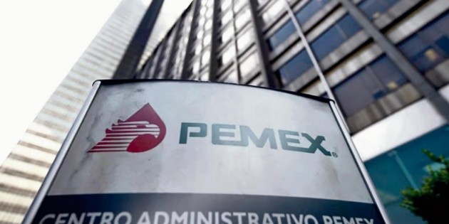 Dos mexicanos acusados en EU por corrupción en Pemex