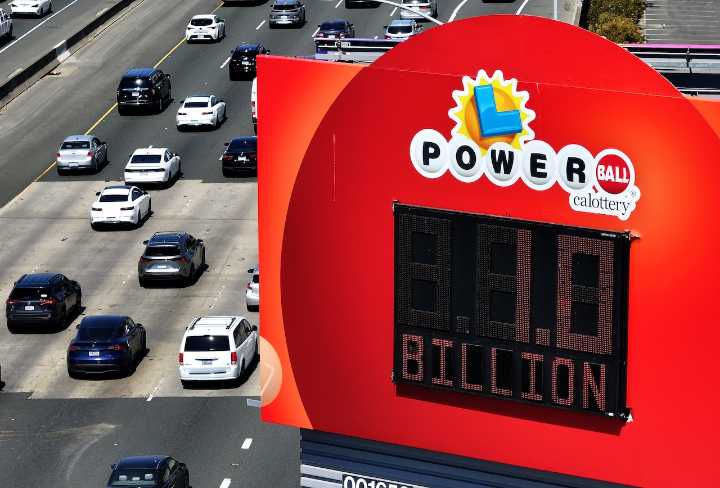 Powerball jackpot reaches $1 billion Labor Day weekend: How to play, win