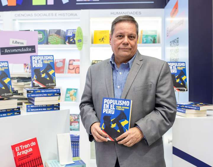 Fondo Editorial de la UP presenta "Populismo en el Perú: teoría, historia y práctica"