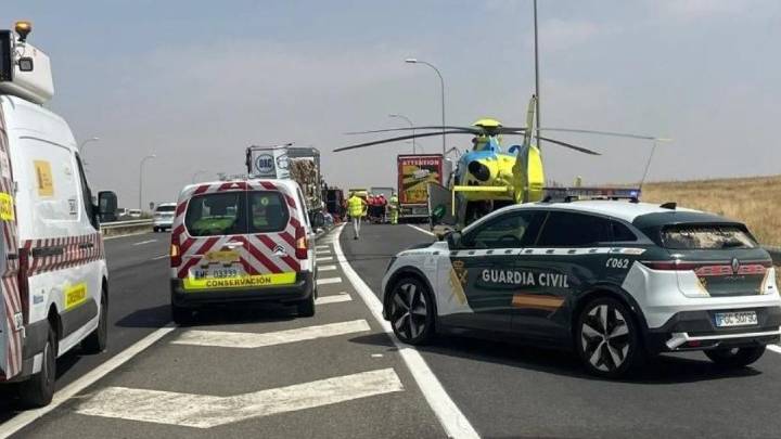 Herido un hombre de 60 años tras chocar dos camiones en Salamanca