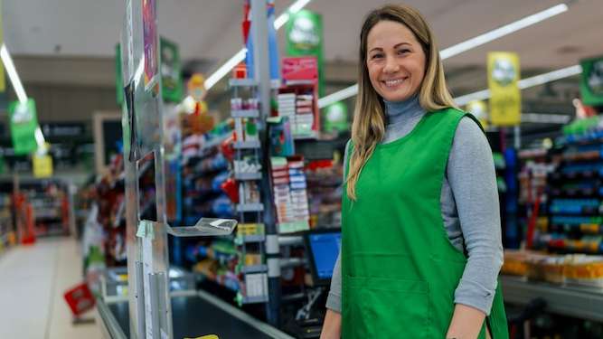 Working-class woman longs to be taken awkwardly by man with smooth middle