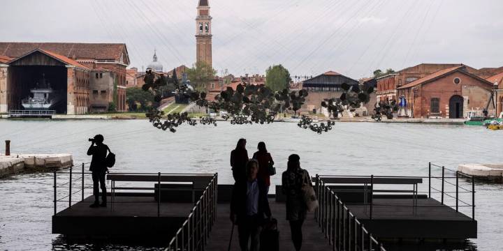 Sin apoyo económico, abrió la convocatoria para representar a Argentina en la Bienal de Venecia 2026