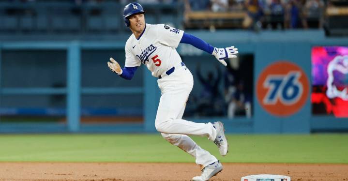 Freddie Freeman, Alex Call out of Dodgers lineup with injuries