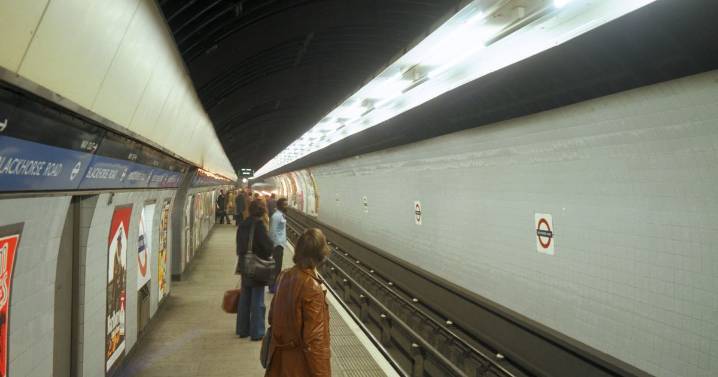 London Underground photos from 70s and 80s that make it look pretty classy