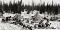 El misterioso caso de la aldea que desapareció en 1930: cabañas vacías, comida servida, perros muertos y un cementerio profanado