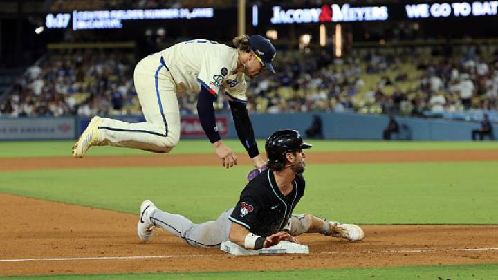Mistakes aplenty as Dodgers lose to D