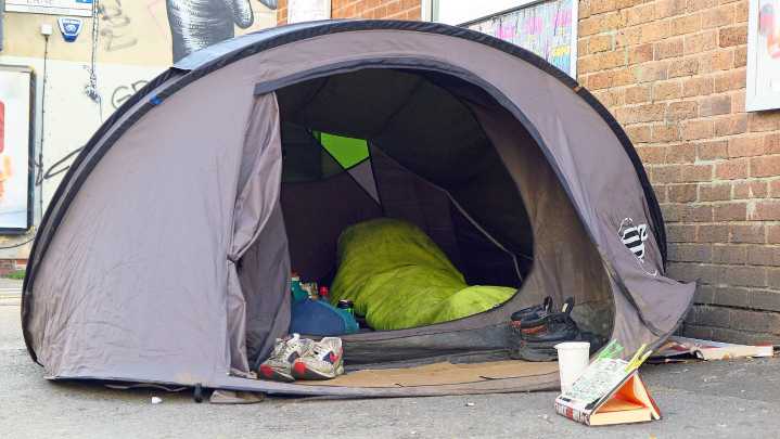 Home Office halves time for refugees to move on from asylum hotels