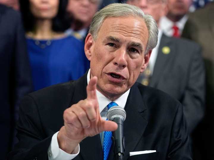 Buenas noticias para Texas: Greg Abbott firma leyes para desalojar a los usurpadores