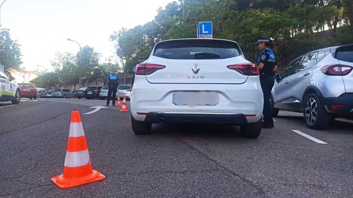 Detención de madrugada en Navarra: todas las infracciones de una conductora muy imprudente