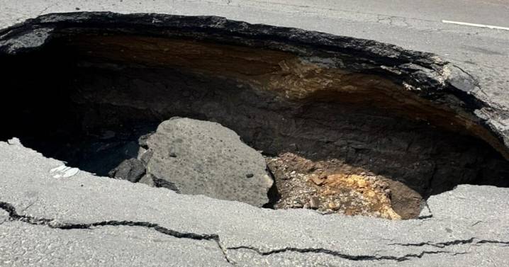 ¡Es enorme! Socavón en Zaragoza: ¿Qué tan grave es el daño?
