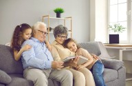 Helping Others Linked to Higher Level of Cognitive Function