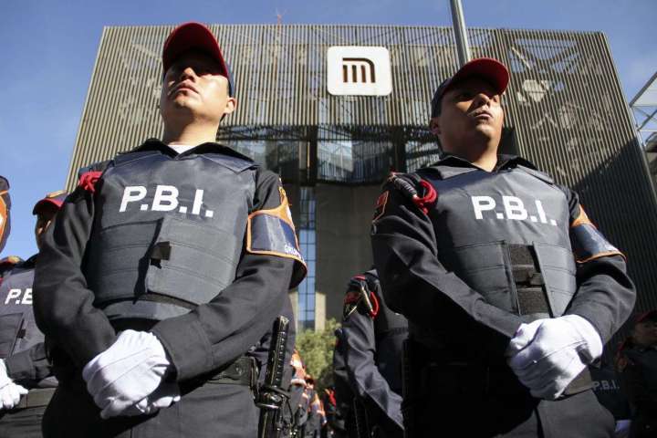 Policías de la PBI serán citados tras golpear a un hombre en el Metro Guerrero