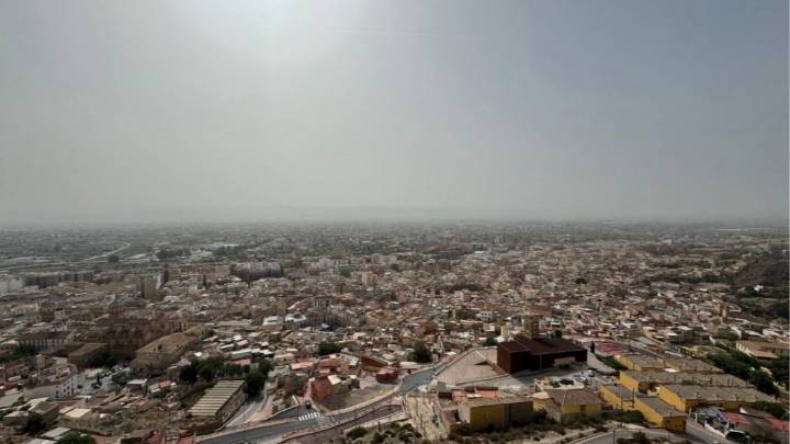 El humo de los incendios mantiene la mala calidad del aire en zonas de la Región de Murcia
