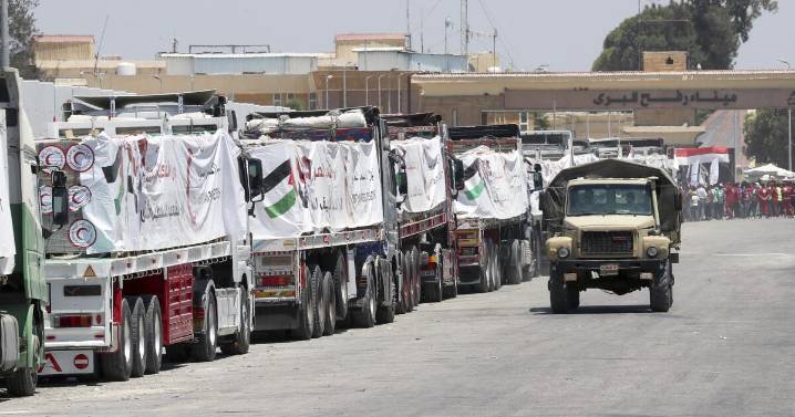 Decenas mueren buscando ayuda en Gaza mientras Israel evalúa más acciones militares