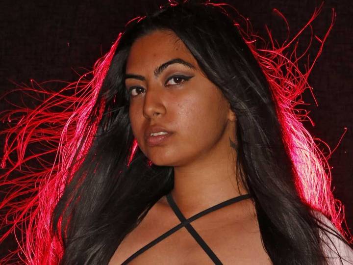 SUNshine Girl Naomi