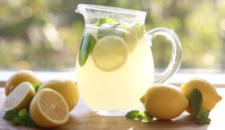 10 beneficios de tomar agua con limón en ayunas