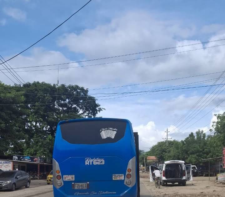 Santa Marta respira humo: ¿quién controla la contaminación de buses y demás vehículos?