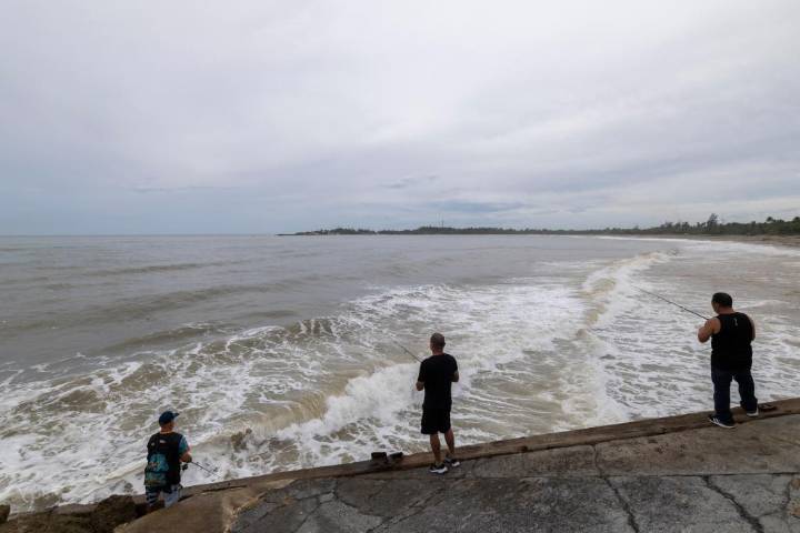 Hurricane Erin forces evacuations on North Carolina’s Outer Banks, threatens dangerous rip currents