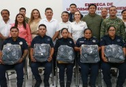 Isla Mujeres: equipan a la policía con uniformes, armas y equipo táctico