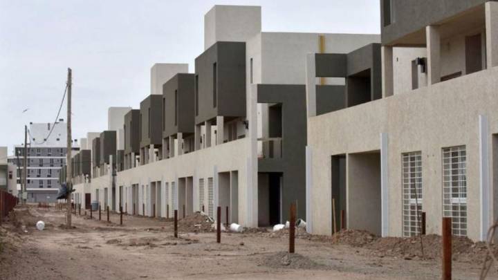 Al menos 16 mil viviendas iniciadas con Procrear "fueron paradas" cuando asumió Milei