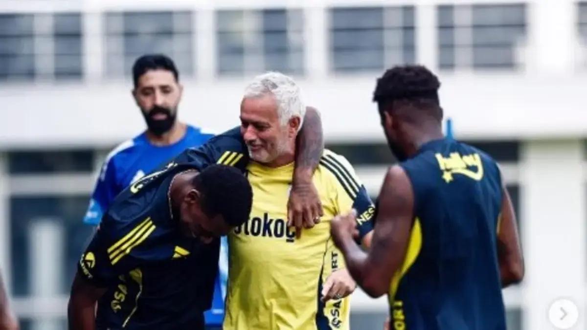 Jhon Jader Durán se despide de José Mourinho: el sentido mensaje del delantero colombiano a su técnico del Fenerbahce