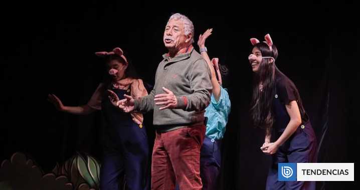 Carlos Caszely se lució actuando de él mismo en obra de teatro infantil