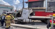 VIDEO: momento exacto del choque de un camión contra poste en Avenida 608