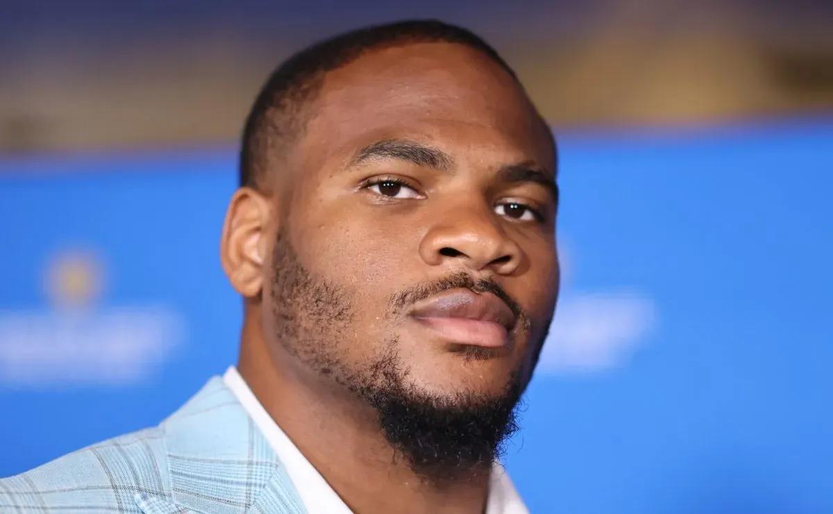 NFL News: Micah Parsons is reportedly dealing with worrying injury amid contract negotiations with Jerry Jones and Cowboys
