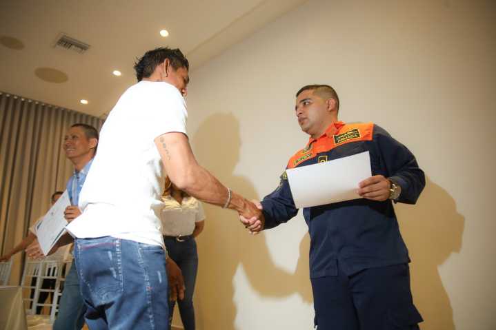 Dimar impulsa capacitación de 56 pescadores artesanales en Magdalena