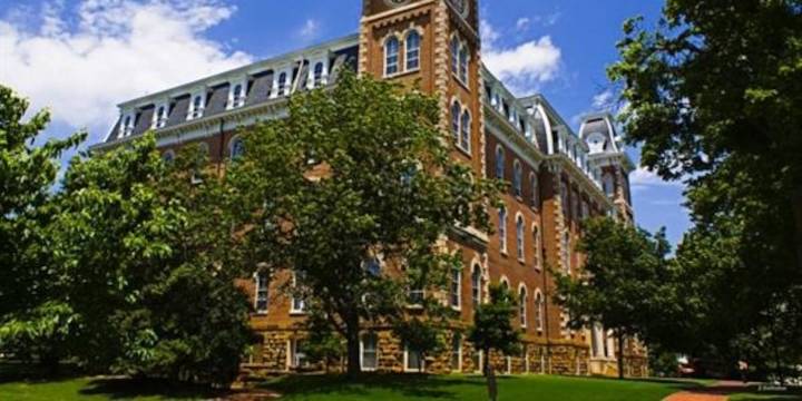 University of Arkansas sends active shooter text to students, faculty