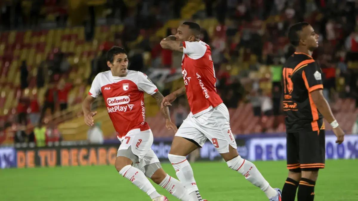 Santa Fe vence a Envigado en El Campín y trepa en la tabla: Ángelo Rodríguez le dio tres puntos clave al león