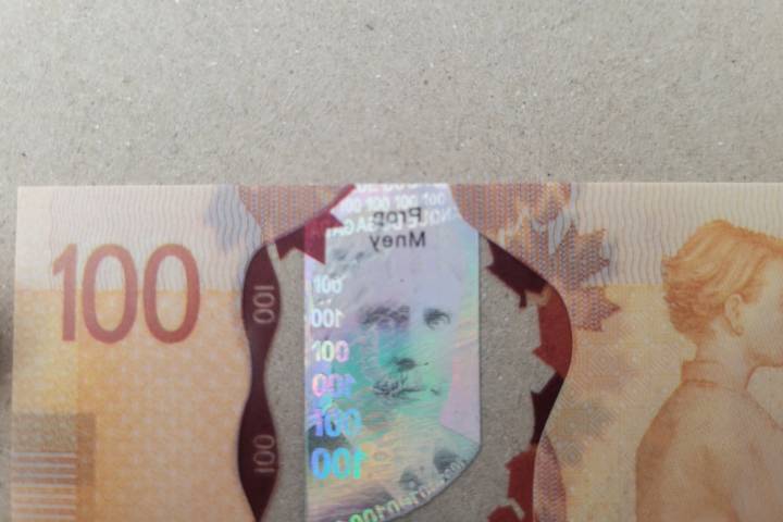 Police issue warning after Oak Bay bank logs counterfeit cash