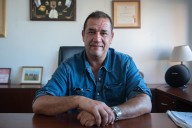 Senador uruguayo pide disculpas en diálogo radial a su par al que insultó en el Parlamento