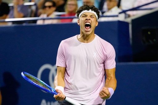 Ben Shelton rallies to beat Karen Khachanov in Toronto final