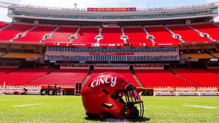 Cincinnati's new helmets lead best Week 1 college football uniforms