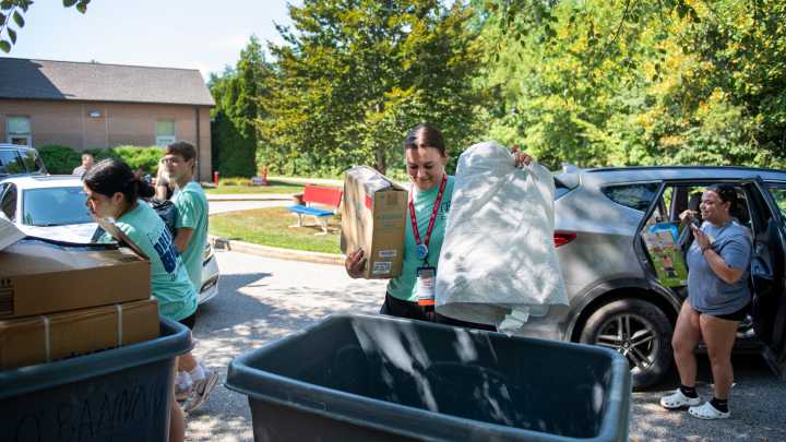 University of Southern Indiana welcomes students back on moving day