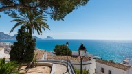 El mejor pueblo de España para disfrutar de una casa en la playa, según ChatGPT