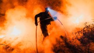 Última hora de los incendios en España, en directo | El incendio de Jarilla entra ya en Castilla y León por Candelario (Salamanca)